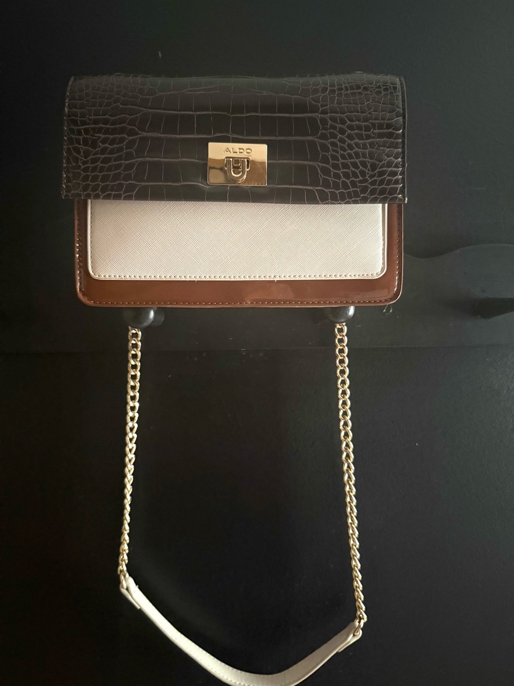 ALDO Tricolor Croc-texture Crossbody Bag with Gold Chain Strap - Picture 6 of 11